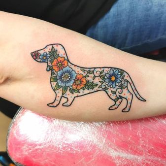 Neon traditional tatuointi, InkWorks Tattoo