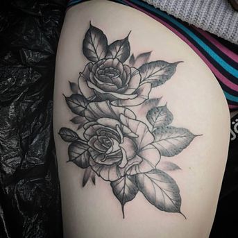 Musta-harmaa tatuointi, InkWorks Tattoo